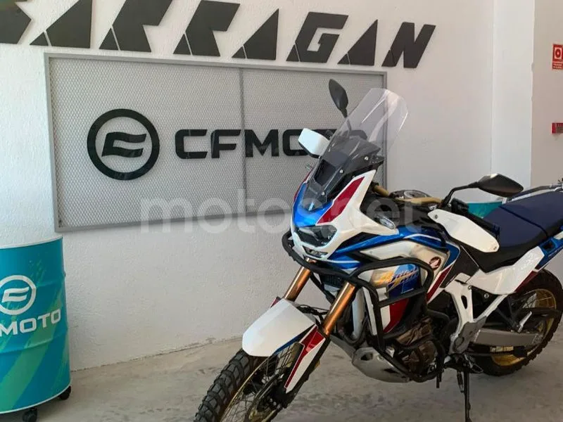 Honda CRF1100L Africa Twin - Vista 9