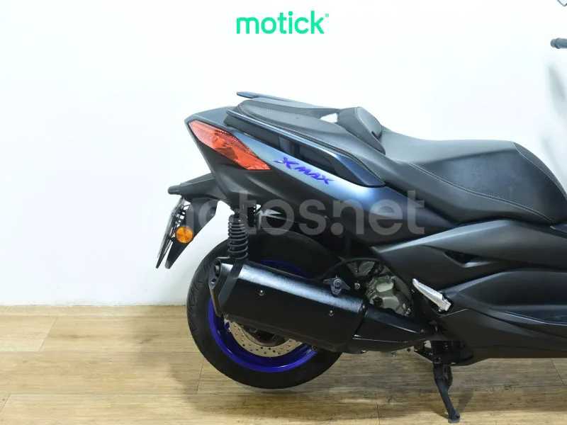 Yamaha XMAX 300 - Vista 3