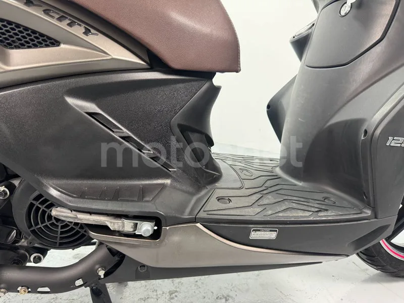 Kymco Agility City 125 - Vista 19
