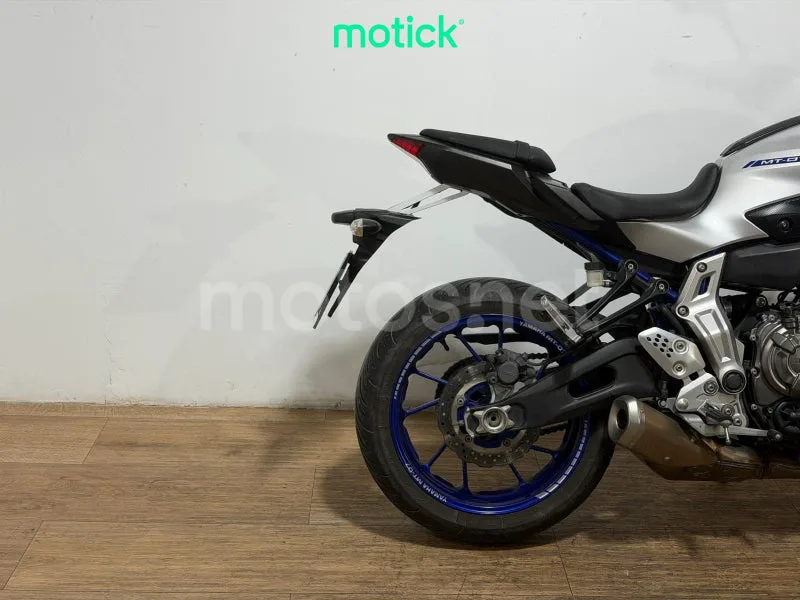Yamaha MT-07 - Vista 3