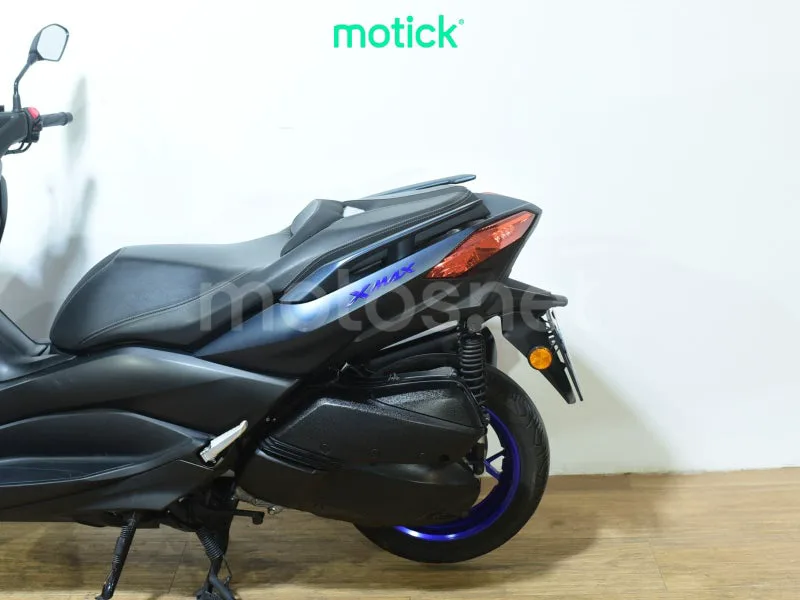 Yamaha XMAX 300 - Vista 9