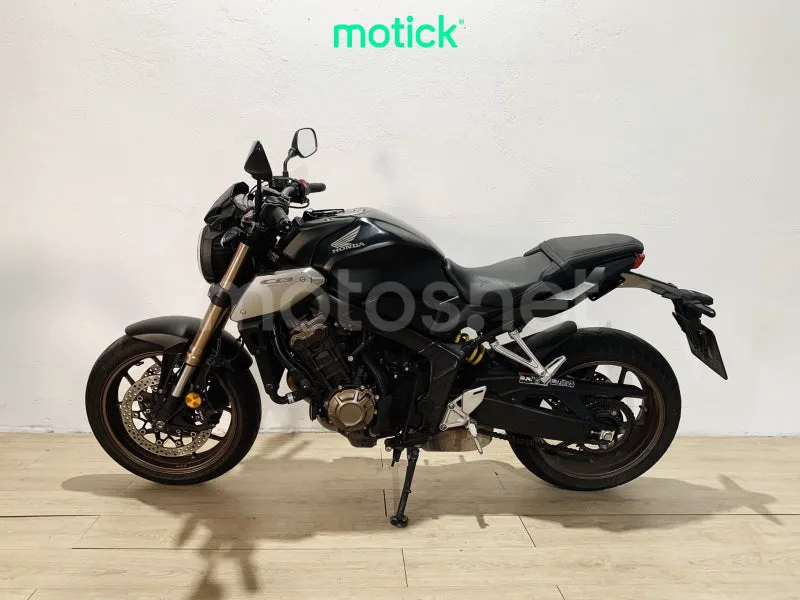 Honda CB650R - Vista 6