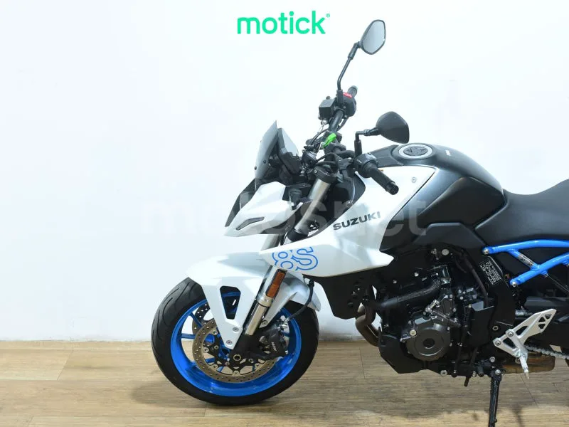 Suzuki GSX-8S - Vista 8