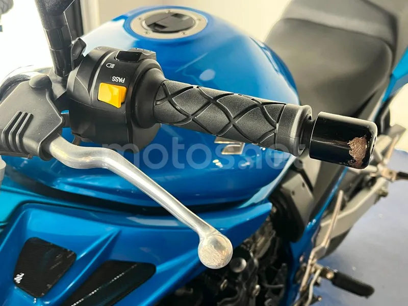 Suzuki Bandit 650 - Vista 30
