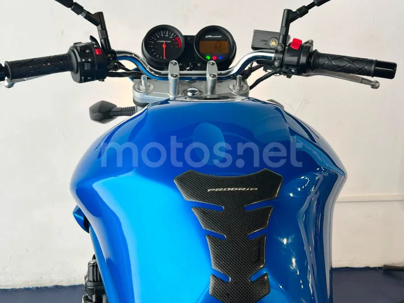 Suzuki Bandit 650 - Vista 50