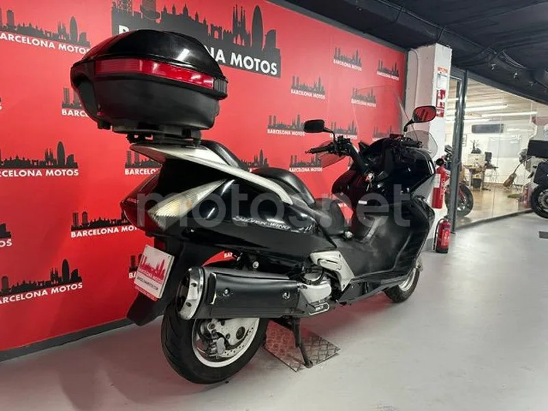 Honda Silver Wing 600 - Vista 5