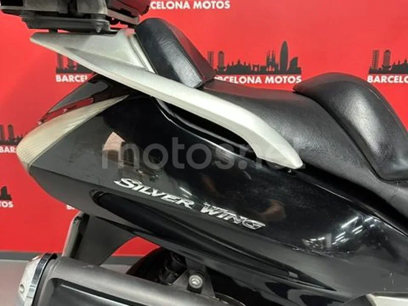 Honda Silver Wing 600 - Vista 7