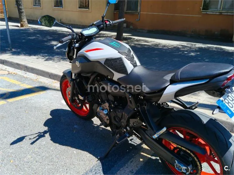 Yamaha MT-07 - Vista 18