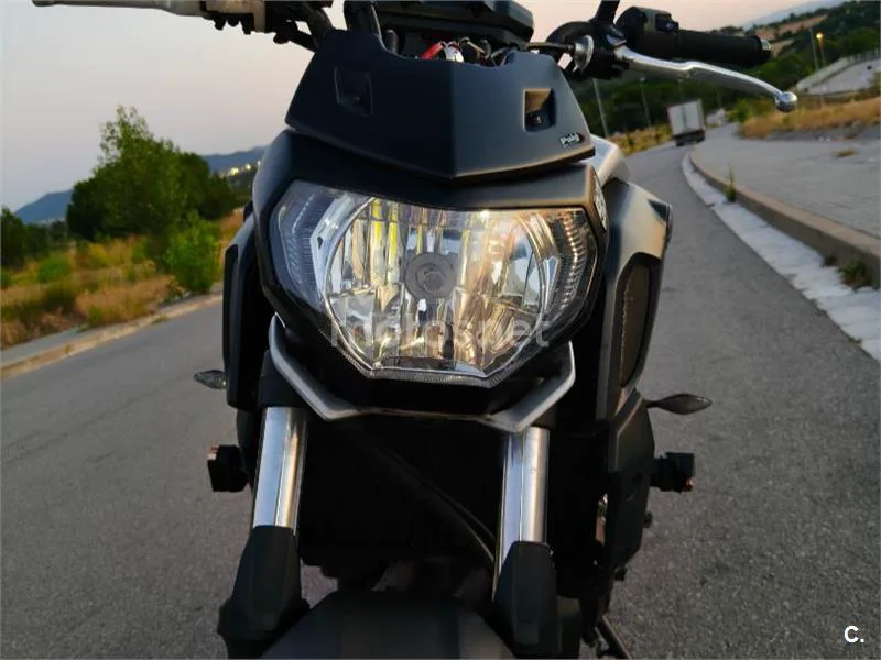 Yamaha MT-07 - Vista 7