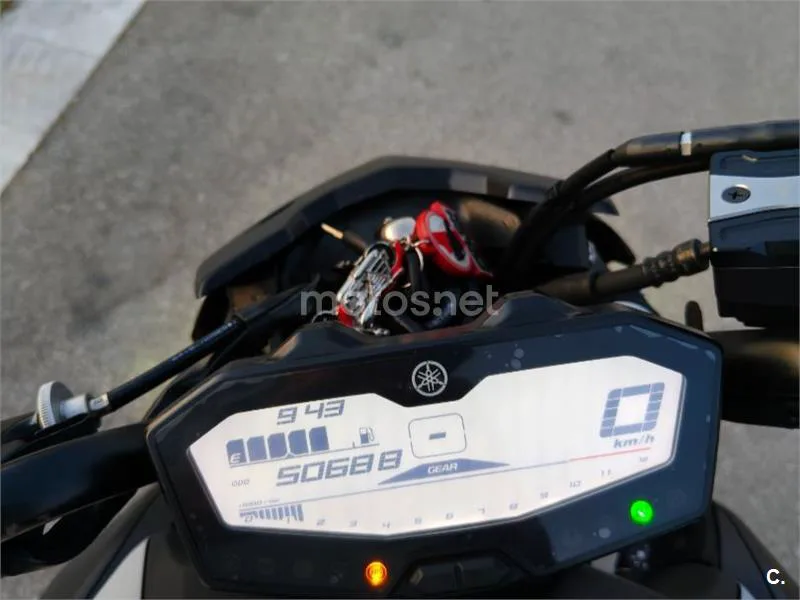 Yamaha MT-07 - Vista 10