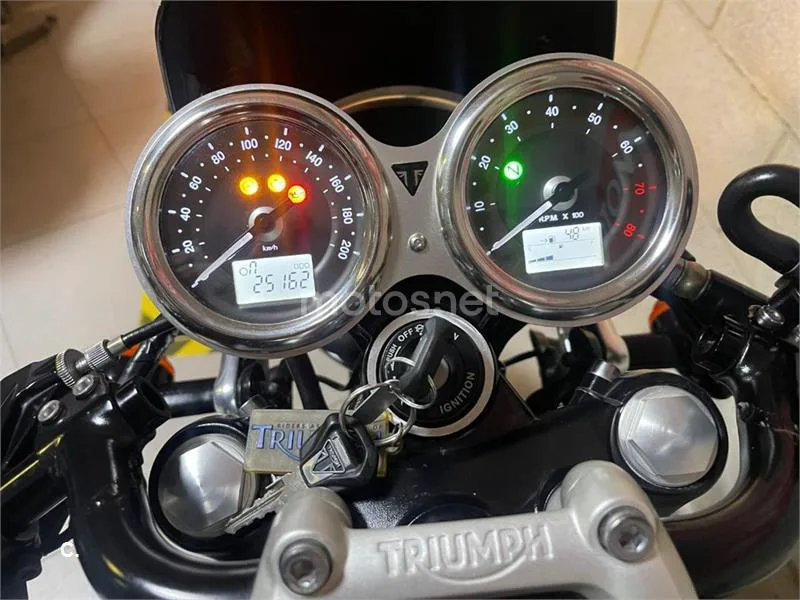 Triumph Street Cup - Vista 6