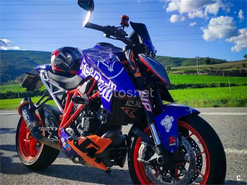 KTM 1290 Super Duke R - Vista 3