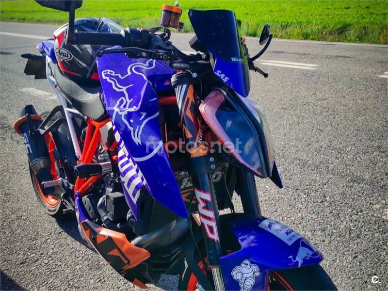 KTM 1290 Super Duke R - Vista 4