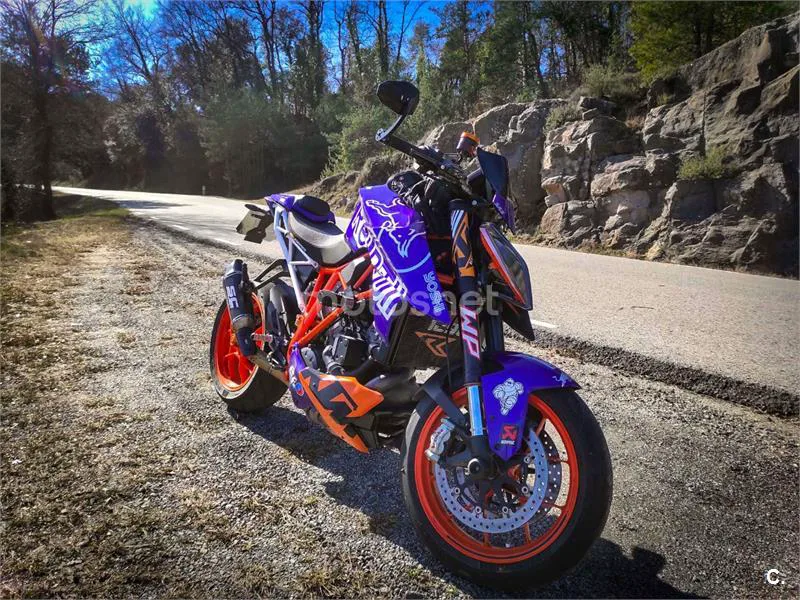 KTM 1290 Super Duke R - Vista 6