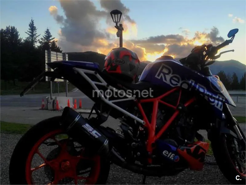 KTM 1290 Super Duke R - Vista 9