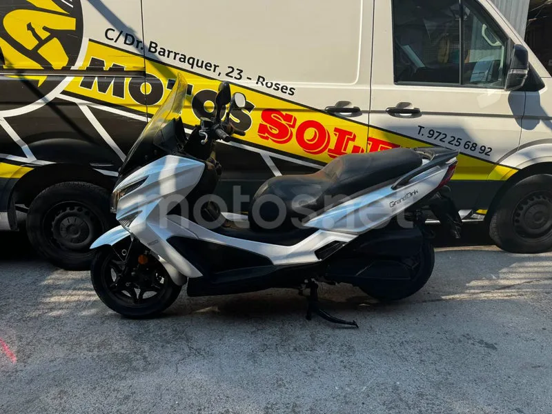 Kymco Grand Dink 300 2199 € 2019 Girona - 1