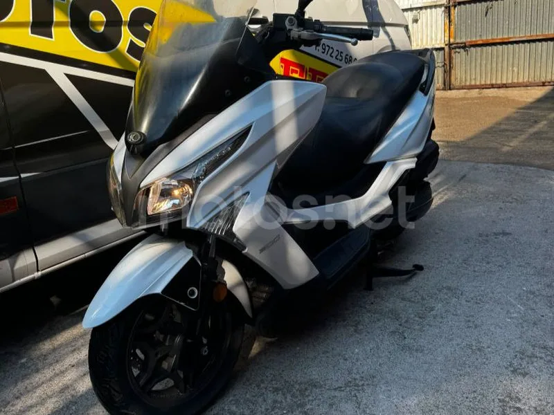 Kymco Grand Dink 300 - Vista 6