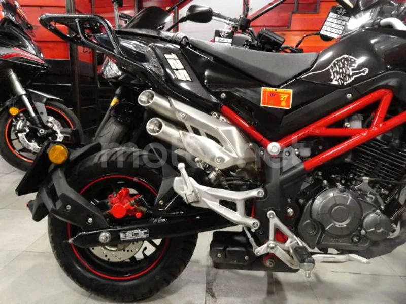 Benelli TNT 125 - Vista 3
