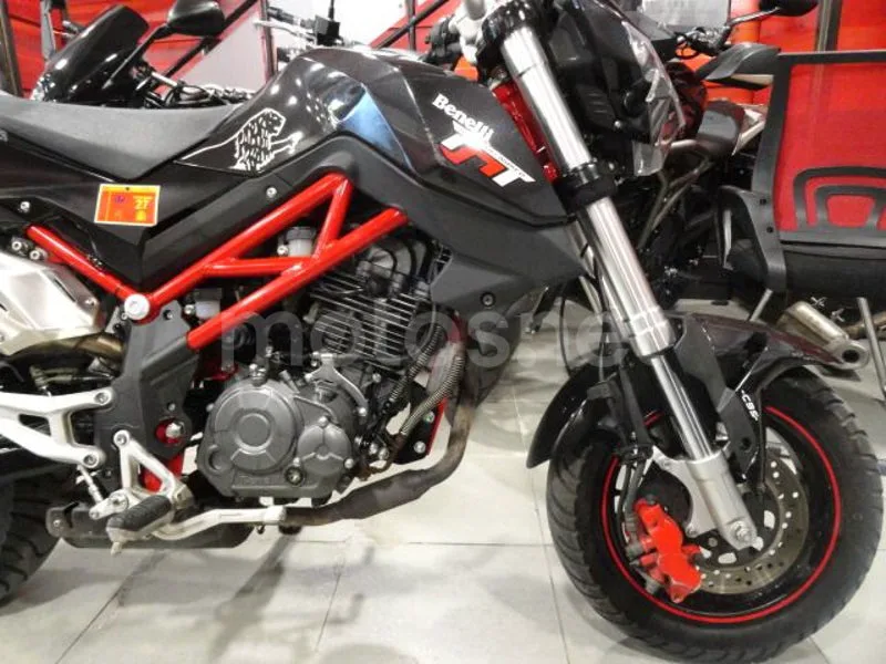 Benelli TNT 125 - Vista 4