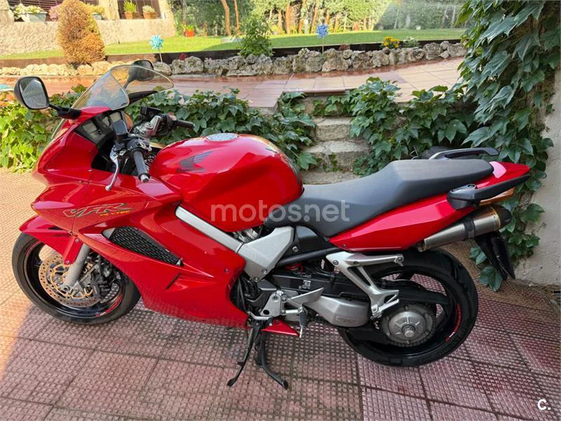Honda VFR800F 3500 € 2004 Madrid - 1
