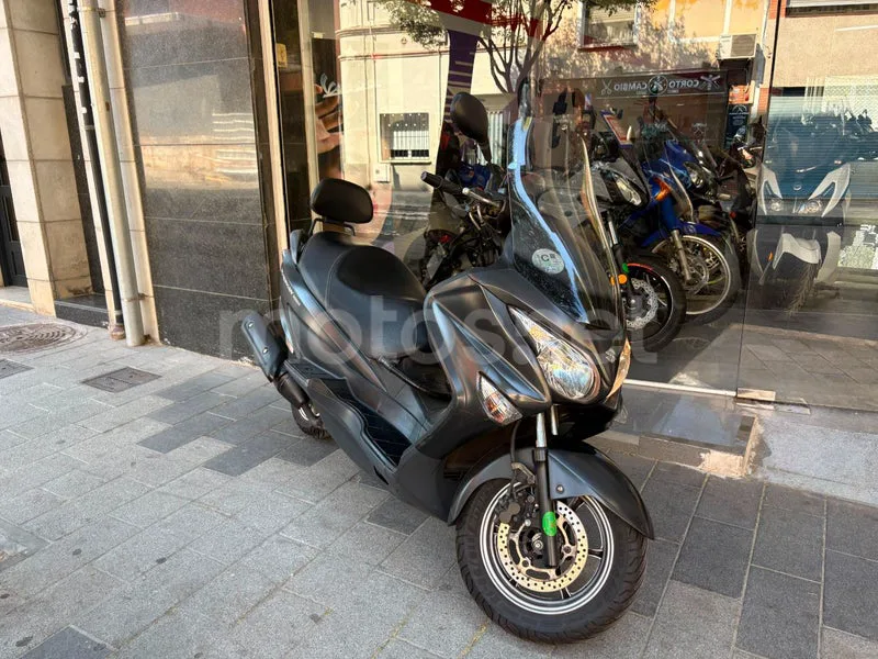 Suzuki Burgman 200 1300 € 2014 Barcelona - 2