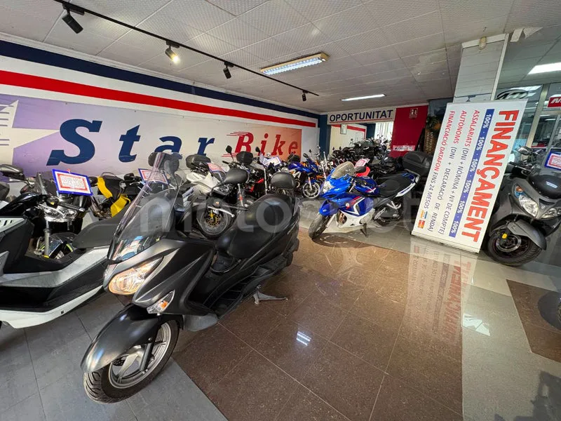Suzuki Burgman 200 - Vista 17