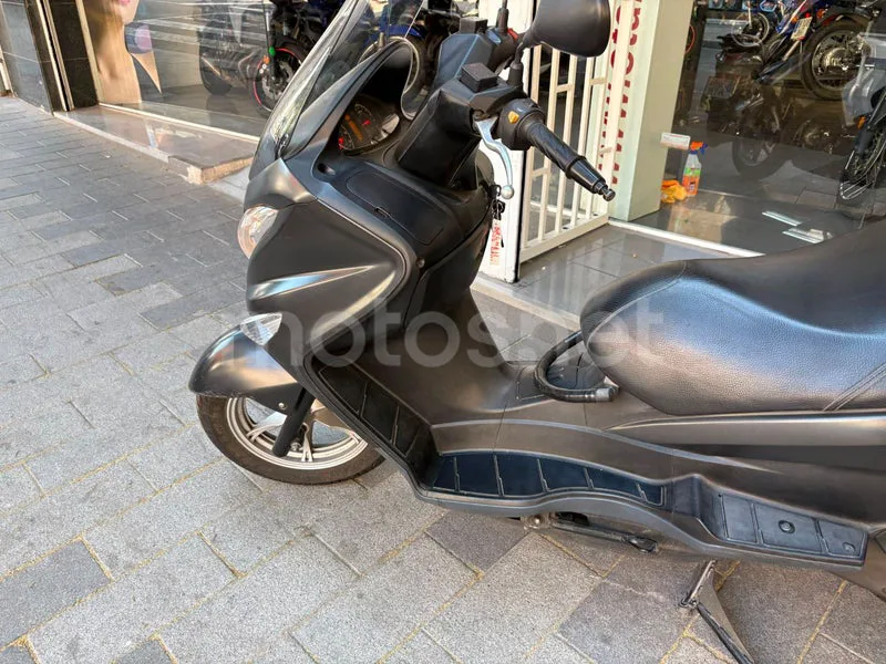 Suzuki Burgman 200 - Vista 4