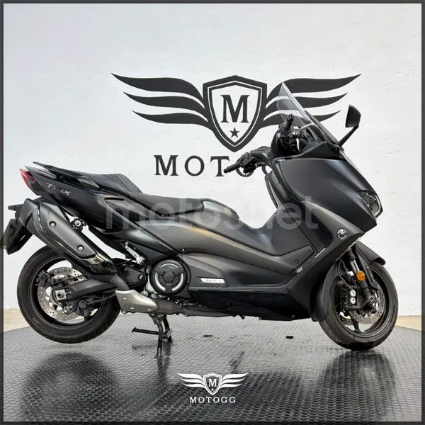 Yamaha TMAX 560 - Vista 6