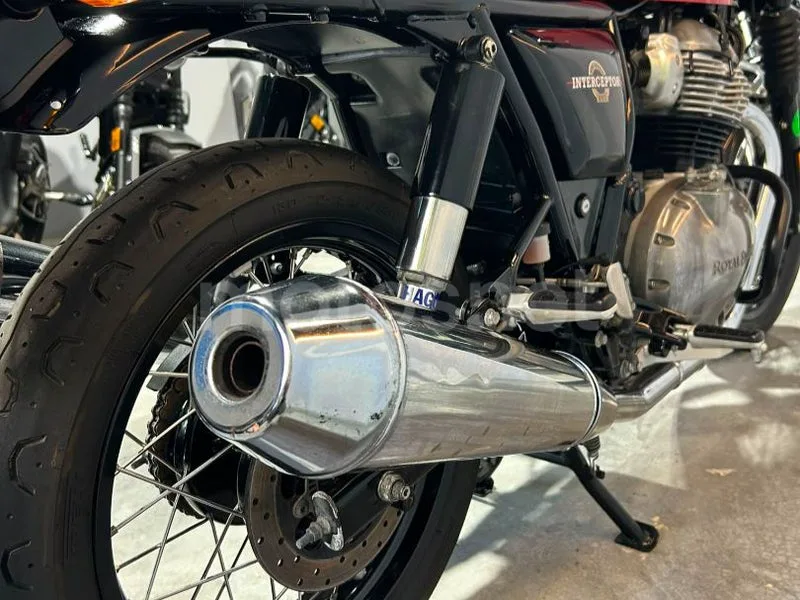 Royal Enfield Interceptor 650 - Vista 11