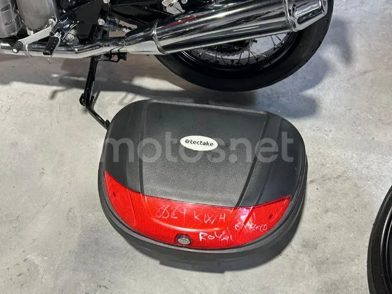 Royal Enfield Interceptor 650 - Vista 18