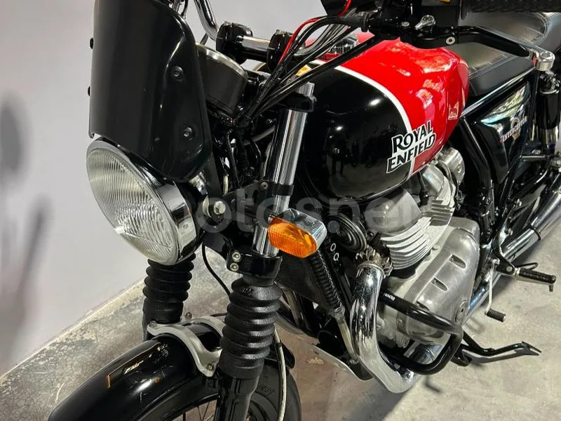 Royal Enfield Interceptor 650 - Vista 3