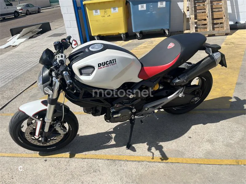Ducati Monster 696 - Vista 5