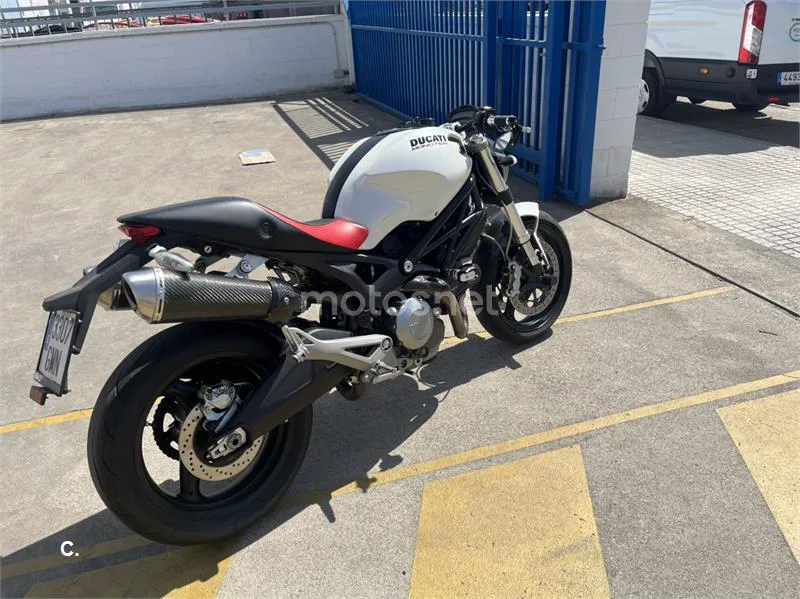 Ducati Monster 696 - Vista 7
