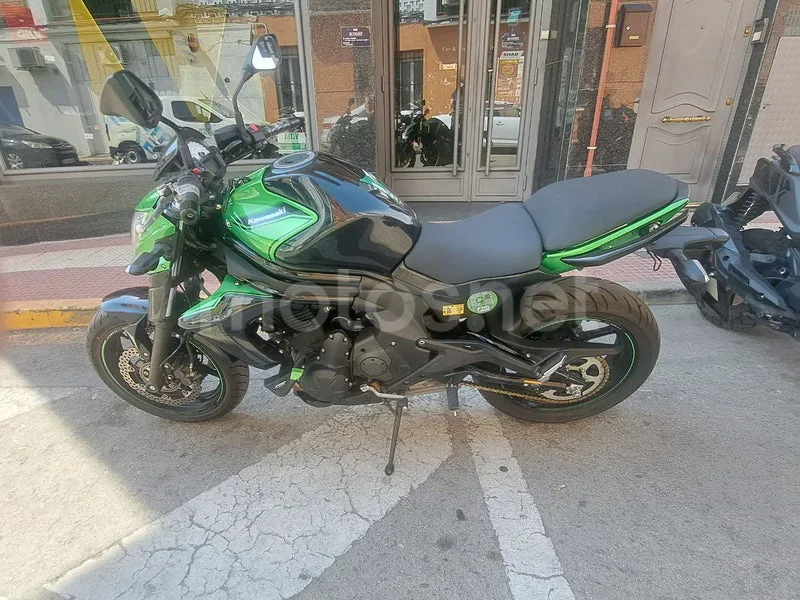 Kawasaki ER-6n - Vista 3