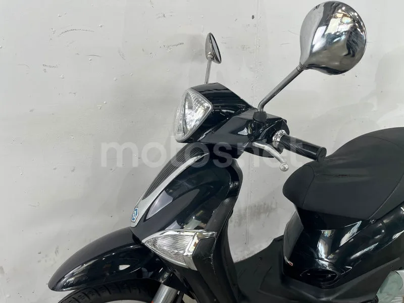 Piaggio Liberty 125 - Vista 15