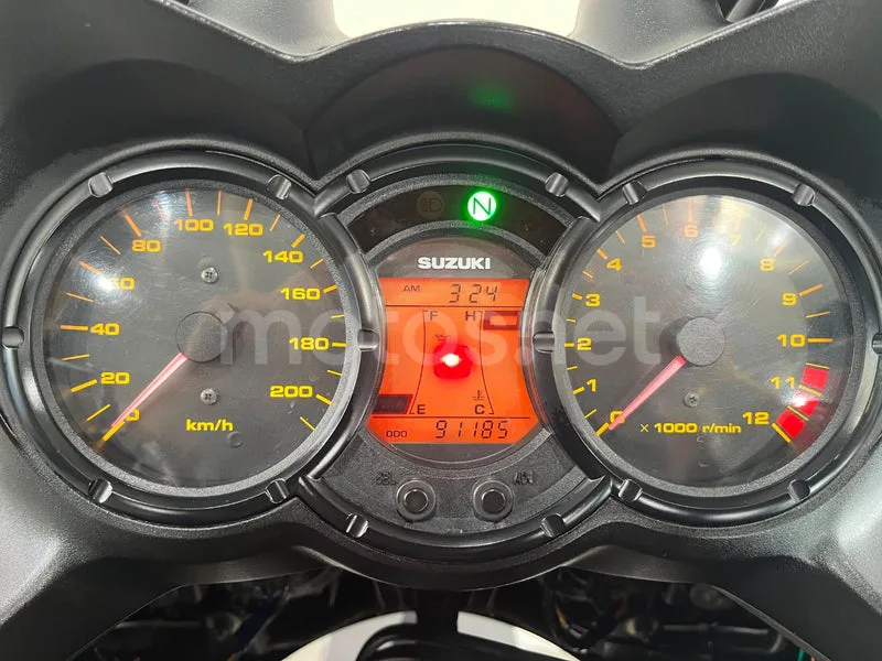 Suzuki V-Strom 650 - Vista 11