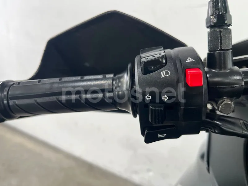 Suzuki V-Strom 650 - Vista 25