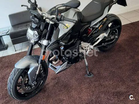BMW F 900 R - Vista 3