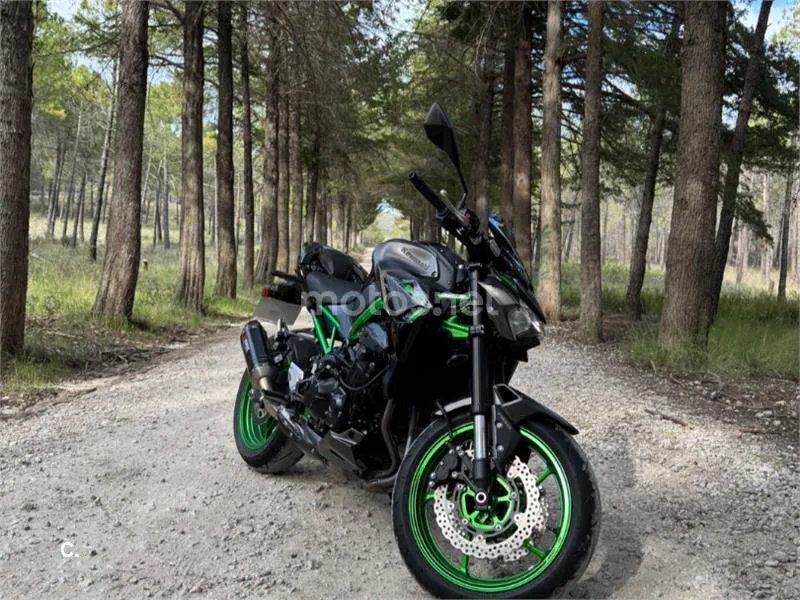 Kawasaki Z900 - Vista 3