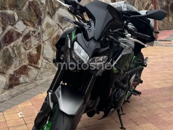 Kawasaki Z900 - Vista 5