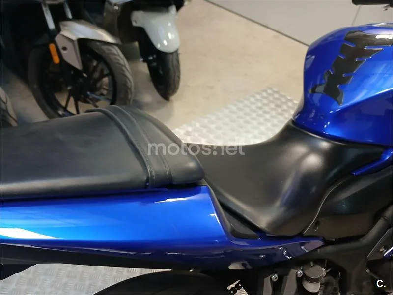 Yamaha YZF-R3 - Vista 8