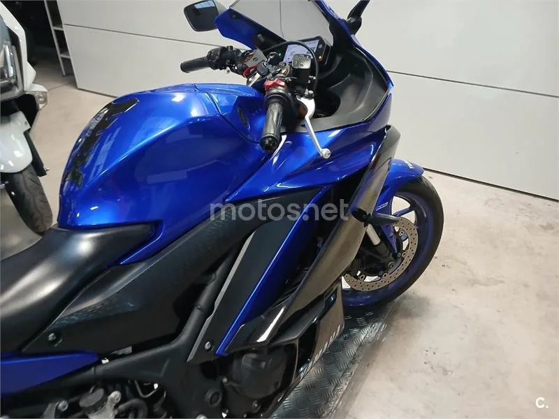 Yamaha YZF-R3 - Vista 9