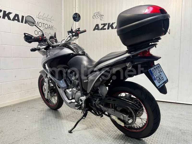 Honda XL700V Transalp - Vista 4