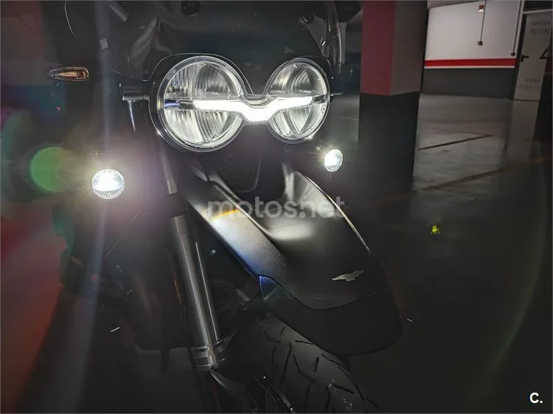 Moto Guzzi V85 TT - Vista 16