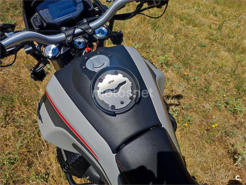 Moto Guzzi V85 TT - Vista 5