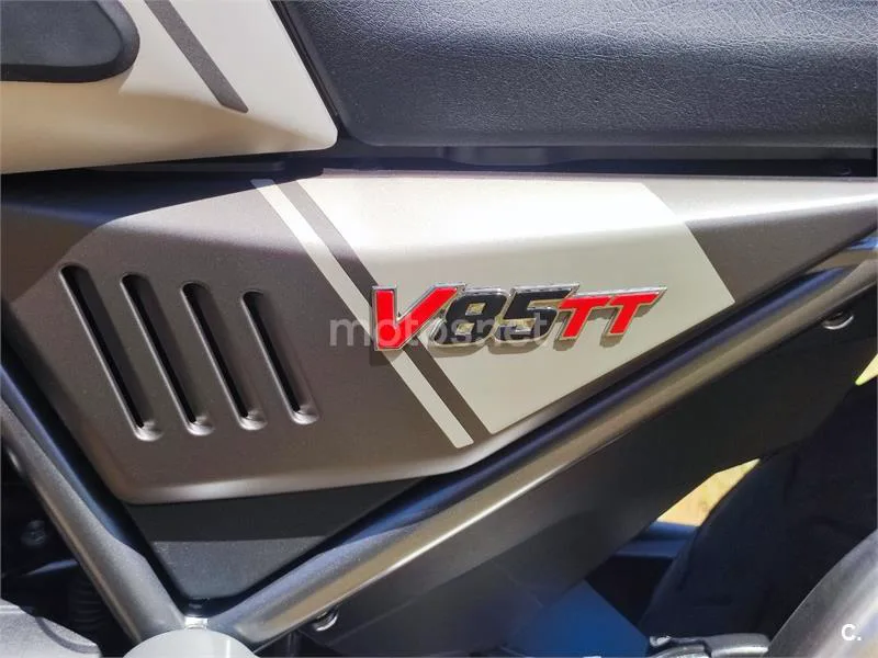 Moto Guzzi V85 TT - Vista 8