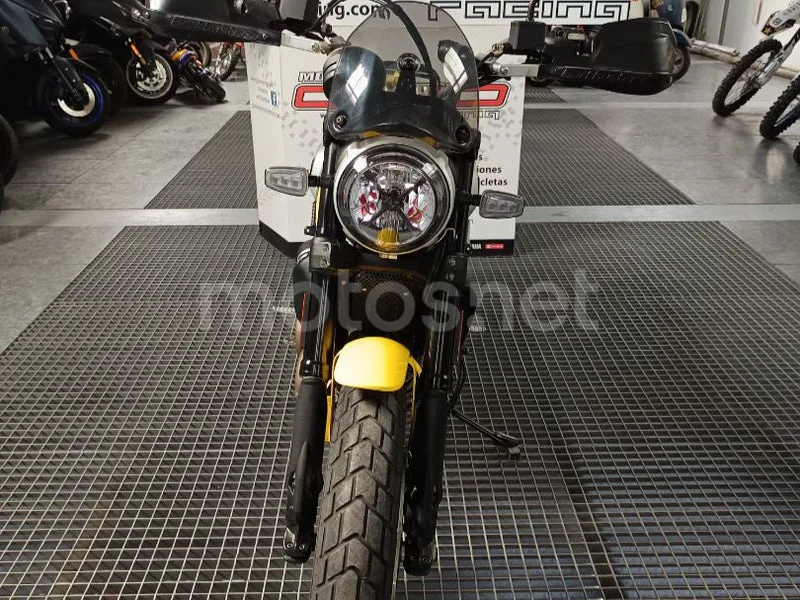 Ducati Scrambler - Vista 4
