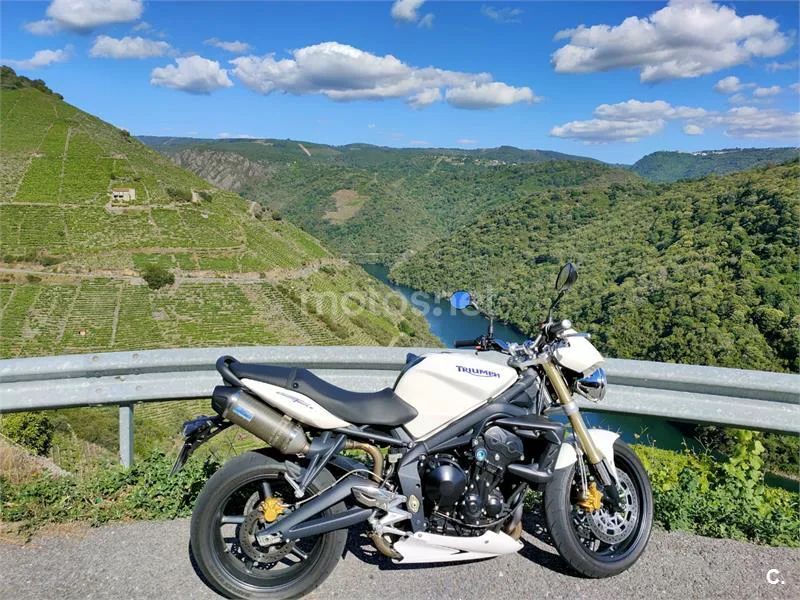 Triumph Street Triple 5000 € 2010 Ourense - 1