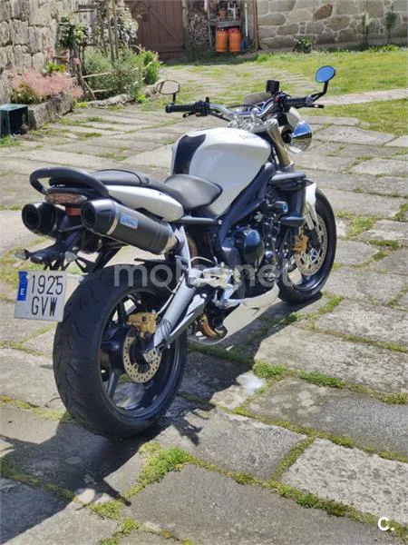 Triumph Street Triple - Vista 3