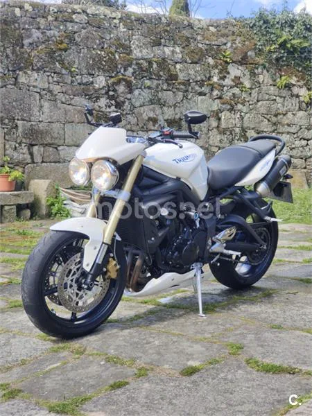 Triumph Street Triple - Vista 4